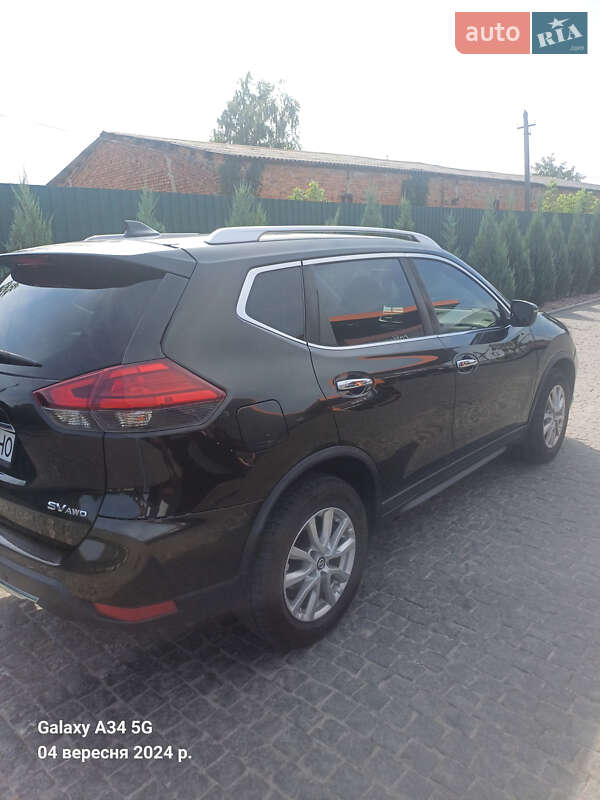 Внедорожник / Кроссовер Nissan Rogue 2017 в Коростышеве