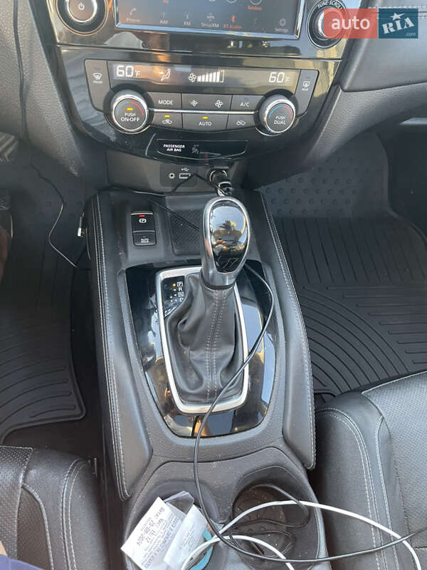 Внедорожник / Кроссовер Nissan Rogue 2018 в Киеве