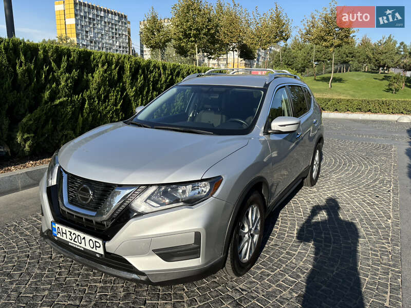 Внедорожник / Кроссовер Nissan Rogue 2018 в Краматорске