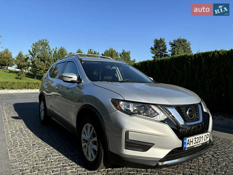 Внедорожник / Кроссовер Nissan Rogue 2018 в Краматорске