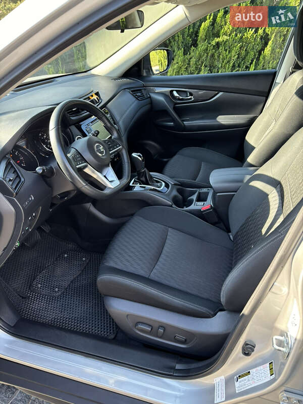 Внедорожник / Кроссовер Nissan Rogue 2018 в Краматорске