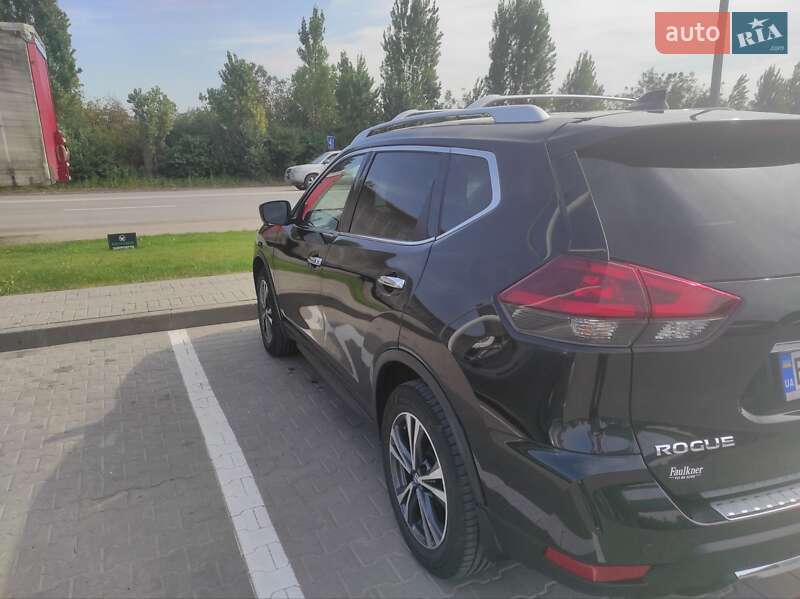 Внедорожник / Кроссовер Nissan Rogue 2018 в Каменец-Подольском