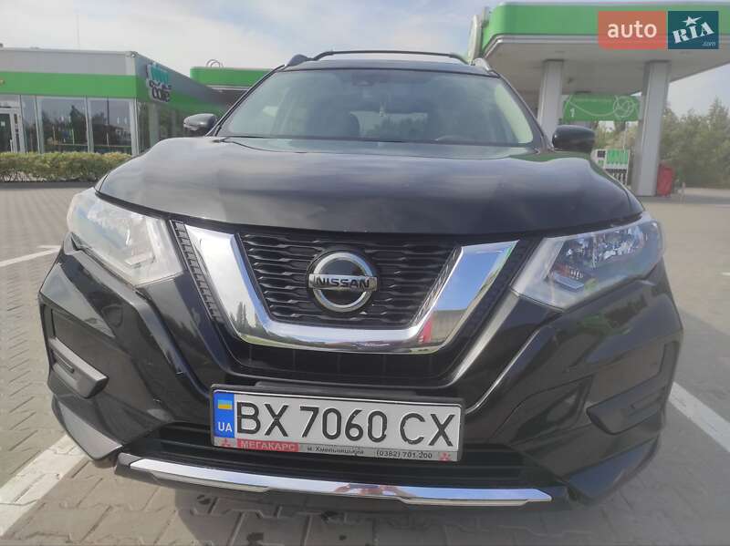 Внедорожник / Кроссовер Nissan Rogue 2018 в Каменец-Подольском