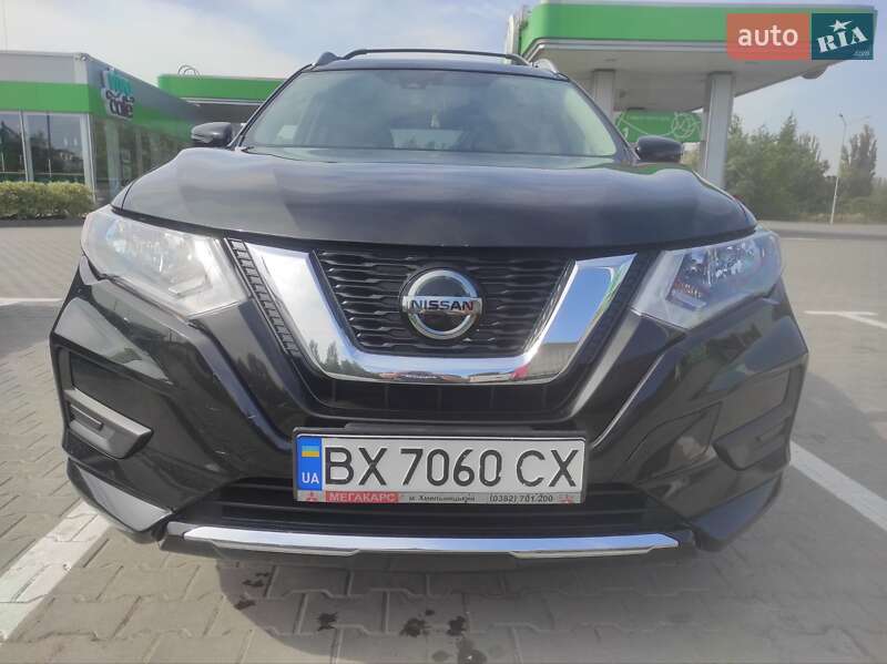 Внедорожник / Кроссовер Nissan Rogue 2018 в Каменец-Подольском