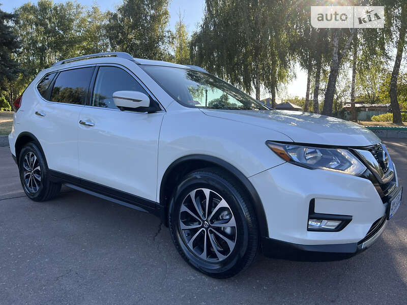 Позашляховик / Кросовер Nissan Rogue 2017 в Житомирі