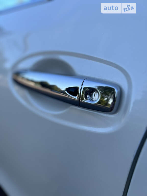 Позашляховик / Кросовер Nissan Rogue 2017 в Житомирі