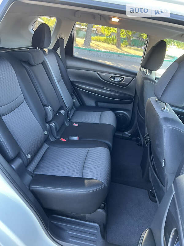 Позашляховик / Кросовер Nissan Rogue 2017 в Житомирі