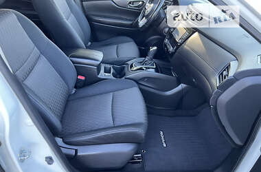 Позашляховик / Кросовер Nissan Rogue 2017 в 