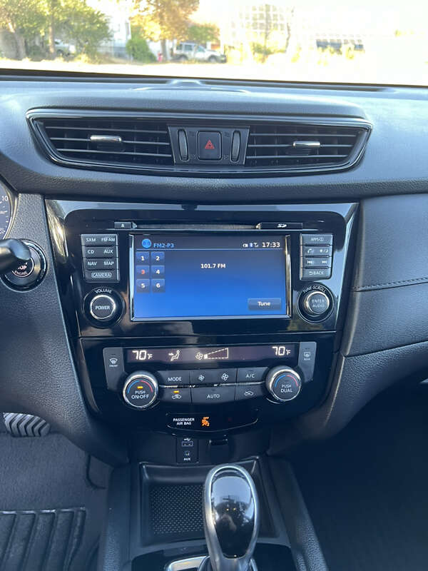 Позашляховик / Кросовер Nissan Rogue 2017 в Житомирі