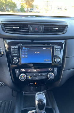 Позашляховик / Кросовер Nissan Rogue 2017 в 