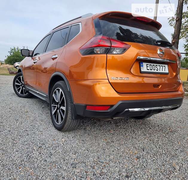 Внедорожник / Кроссовер Nissan Rogue 2018 в Сумах