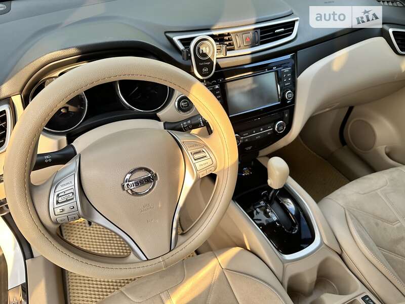 Внедорожник / Кроссовер Nissan Rogue 2014 в Краснограде