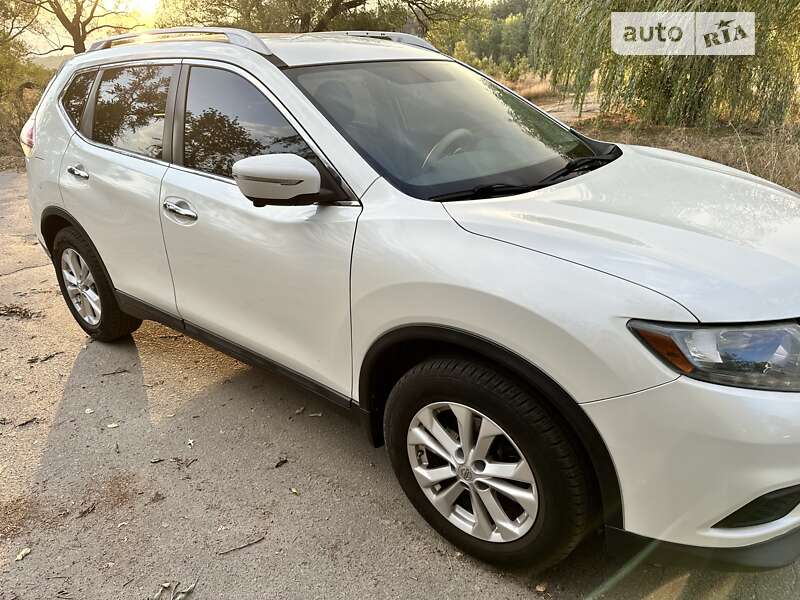 Внедорожник / Кроссовер Nissan Rogue 2014 в Краснограде