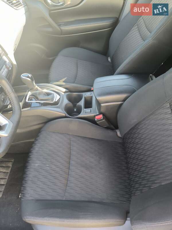 Позашляховик / Кросовер Nissan Rogue 2020 в Немішаєве