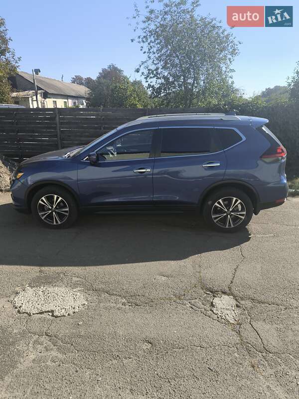 Позашляховик / Кросовер Nissan Rogue 2020 в Немішаєве