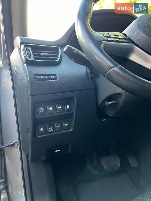 Внедорожник / Кроссовер Nissan Rogue 2019 в Ромнах