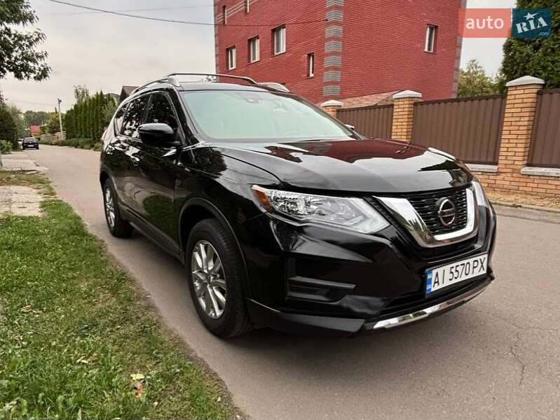 Внедорожник / Кроссовер Nissan Rogue 2019 в Киеве