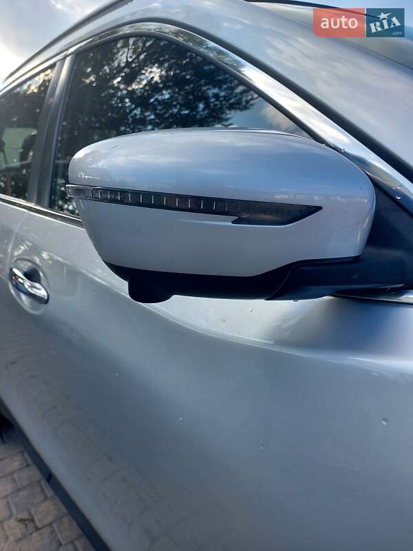 Позашляховик / Кросовер Nissan Rogue 2018 в Львові