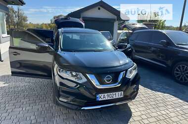 Внедорожник / Кроссовер Nissan Rogue 2017 в Киеве