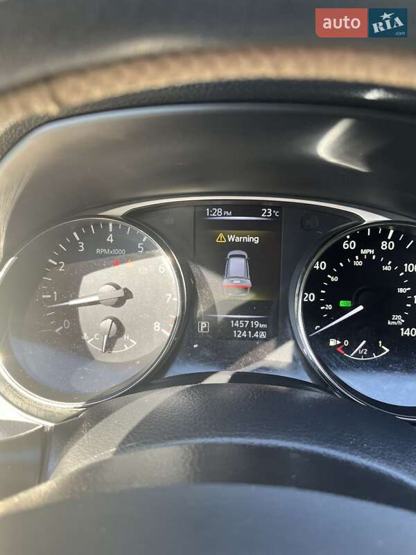 Позашляховик / Кросовер Nissan Rogue 2016 в Коростишеві