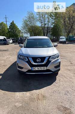 Внедорожник / Кроссовер Nissan Rogue 2016 в Львове