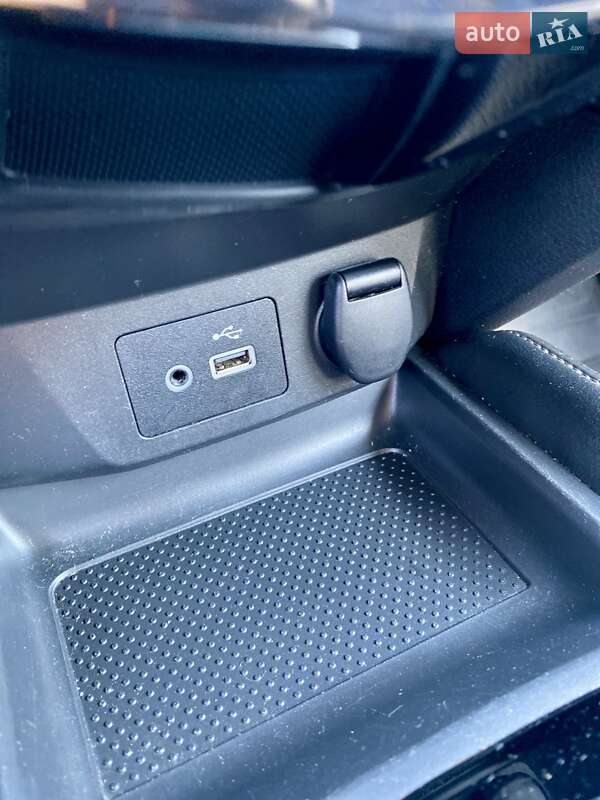 Позашляховик / Кросовер Nissan Rogue 2018 в Львові