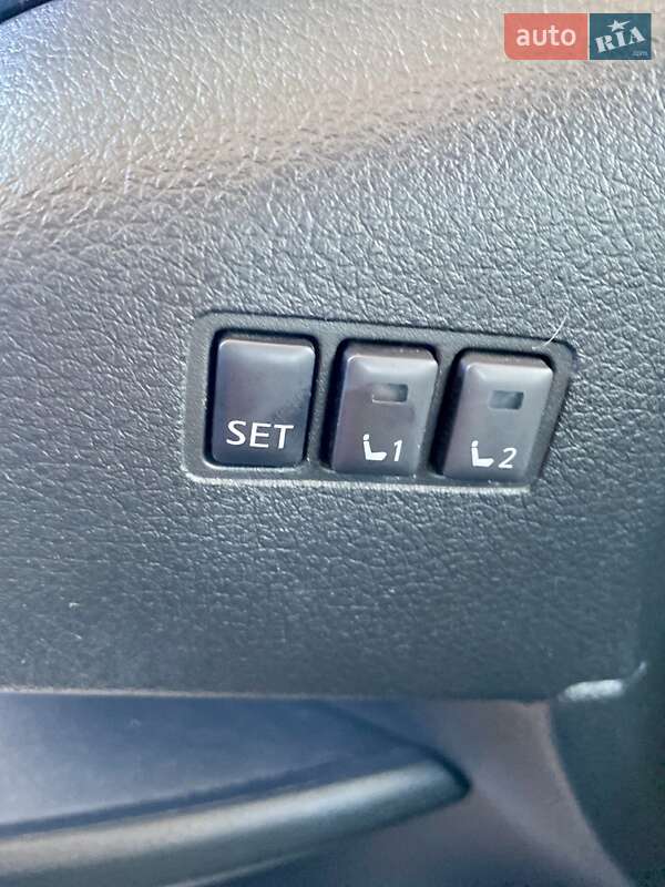 Позашляховик / Кросовер Nissan Rogue 2018 в Львові