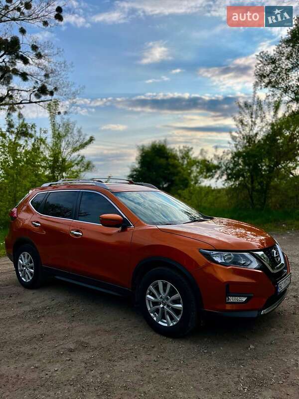 Позашляховик / Кросовер Nissan Rogue 2017 в Львові