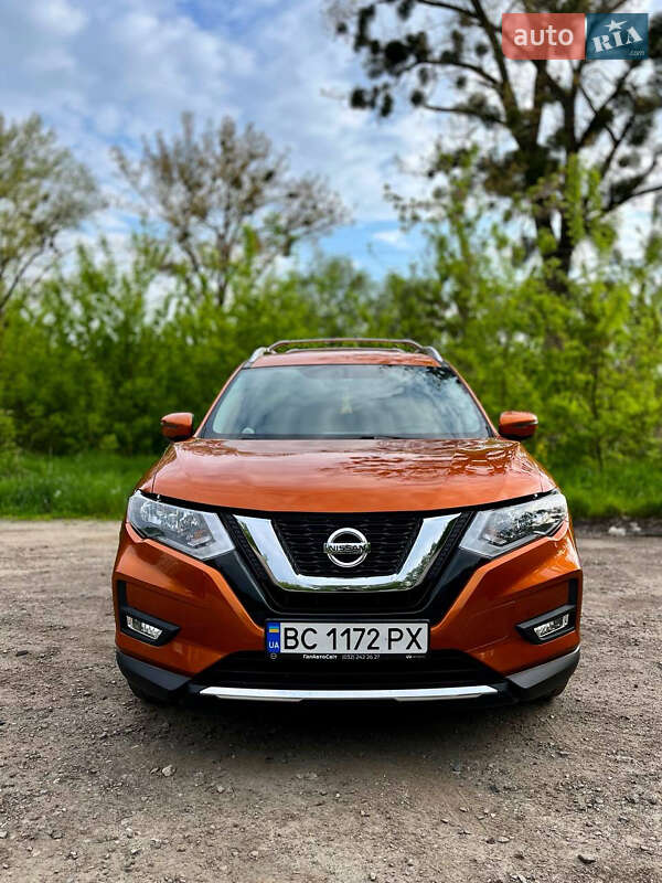 Позашляховик / Кросовер Nissan Rogue 2017 в Львові