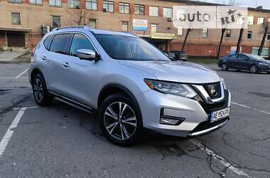 Внедорожник / Кроссовер Nissan Rogue 2017 в Кривом Роге