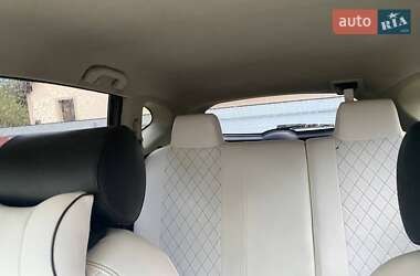 Внедорожник / Кроссовер Nissan Rogue 2012 в Ивано-Франковске