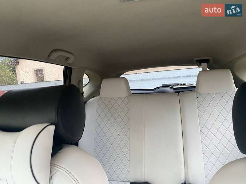 Внедорожник / Кроссовер Nissan Rogue 2012 в Ивано-Франковске