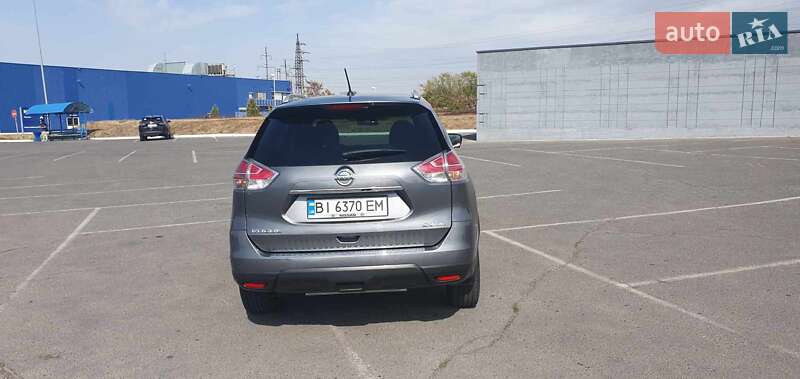 Внедорожник / Кроссовер Nissan Rogue 2015 в Полтаве