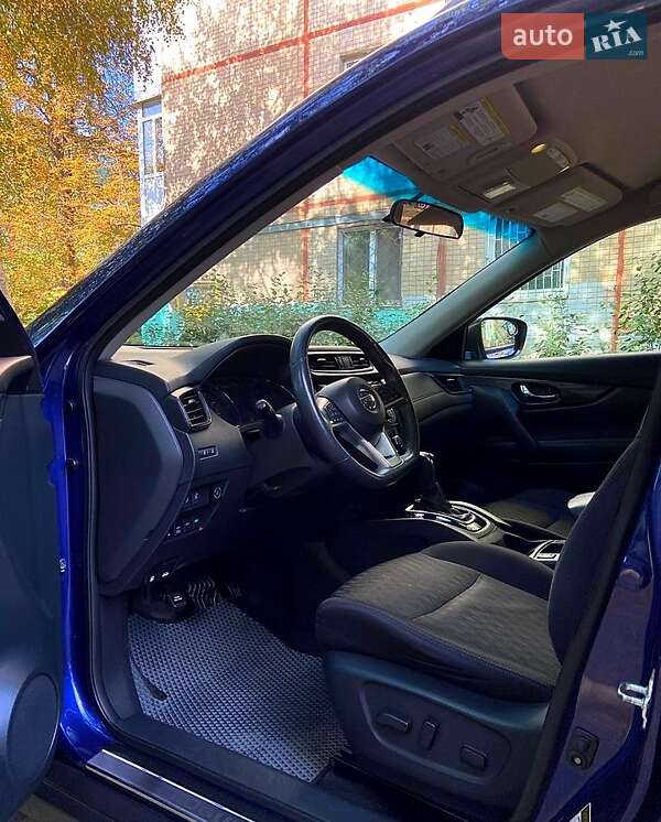 Позашляховик / Кросовер Nissan Rogue 2017 в Харкові