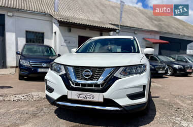 Внедорожник / Кроссовер Nissan Rogue 2016 в Чернигове