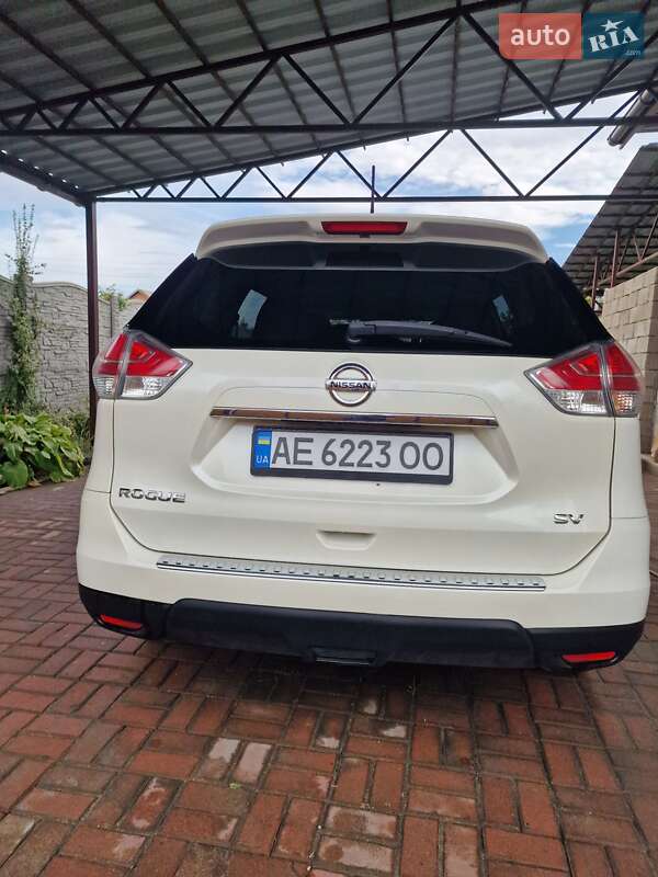 Позашляховик / Кросовер Nissan Rogue 2016 в Кам'янському