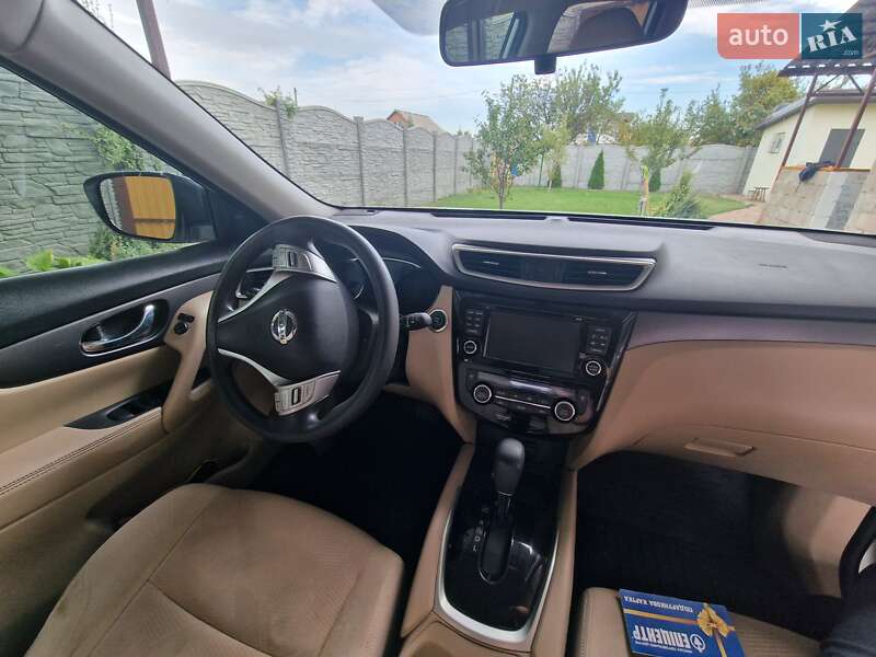 Позашляховик / Кросовер Nissan Rogue 2016 в Кам'янському