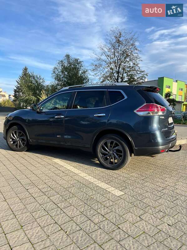 Позашляховик / Кросовер Nissan Rogue 2016 в Івано-Франківську