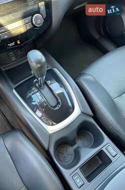 Внедорожник / Кроссовер Nissan Rogue 2016 в 