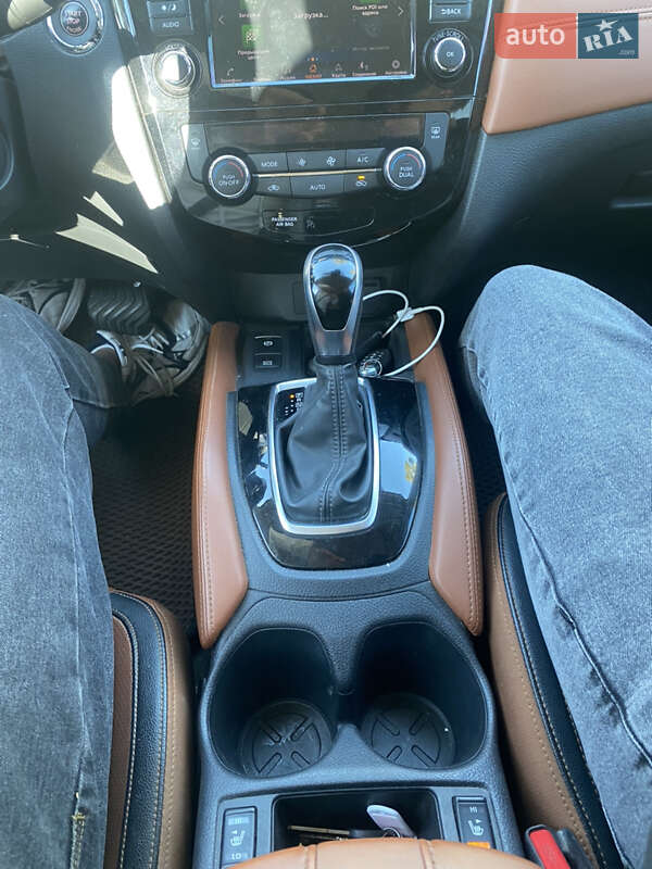 Внедорожник / Кроссовер Nissan Rogue 2019 в Ирпене