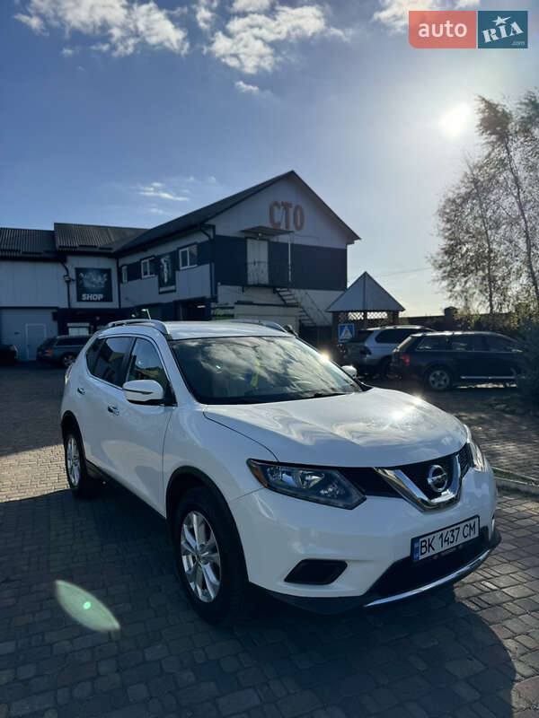 Внедорожник / Кроссовер Nissan Rogue 2015 в Сарнах