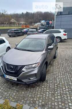 Внедорожник / Кроссовер Nissan Rogue 2017 в Львове