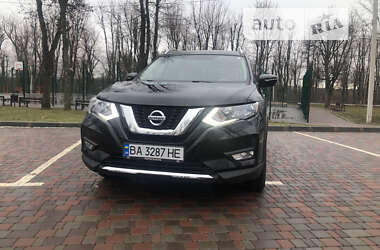 Внедорожник / Кроссовер Nissan Rogue 2015 в Кропивницком