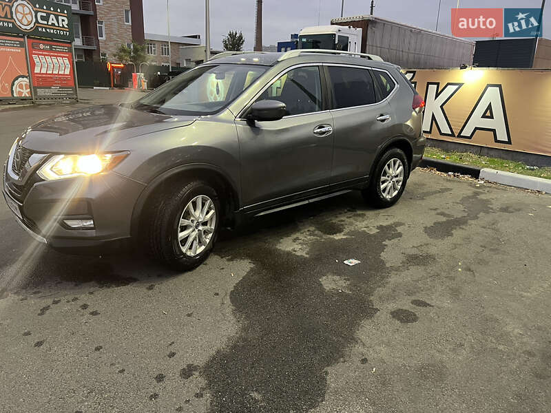 Позашляховик / Кросовер Nissan Rogue 2018 в Києві