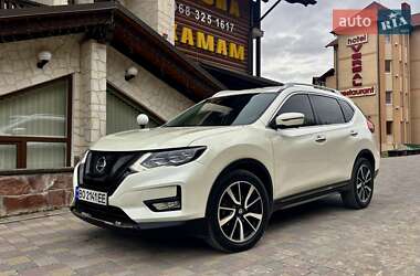 Внедорожник / Кроссовер Nissan Rogue 2017 в Тернополе