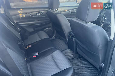 Позашляховик / Кросовер Nissan Rogue 2017 в 