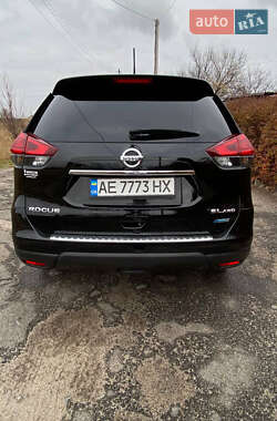 Внедорожник / Кроссовер Nissan Rogue 2014 в 