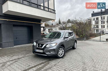 Внедорожник / Кроссовер Nissan Rogue 2017 в Тернополе