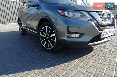 Внедорожник / Кроссовер Nissan Rogue 2018 в Добровеличковке