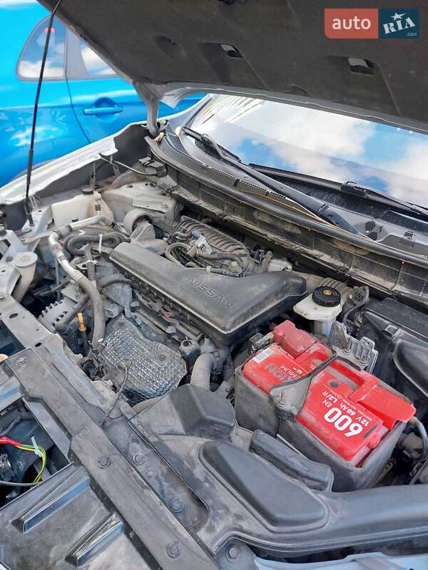 Внедорожник / Кроссовер Nissan Rogue 2016 в Запорожье